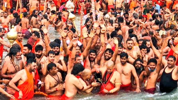 देश में नए कोरोना केस के टूट रहे रिकॉर्ड