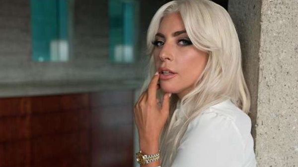 लेडी गागा ने स्पीच में उठाई यूक्रेन की बात लेडी गागा ने स्पीच में उठाई यूक्रेन की बात