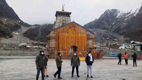 हेलीकॉप्टर लेकर जाइए, हकीकत पता चल जाएगी- कोर्ट हेलीकॉप्टर लेकर जाइए, हकीकत पता चल जाएगी- कोर्ट