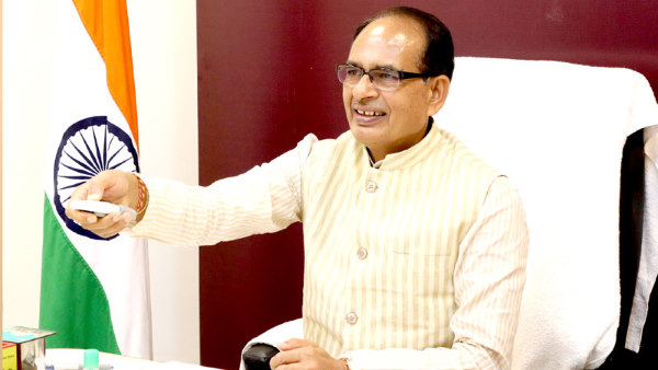 CM inaugurates oxygen plant constructed at Ratlam Medical College at a cost of one crore CM inaugurates oxygen plant constructed at Ratlam Medical College at a cost of one crore