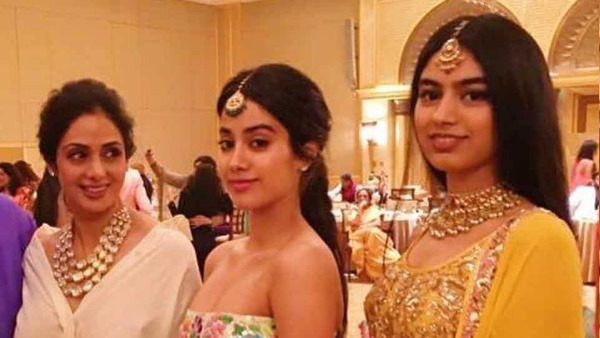 श्रीदेवी को याद कर भावुक हुईं जान्हवी और खुशी