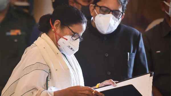 आईएएस बनने से पहले पत्रकार थे अलपन बंधोपाध्याय