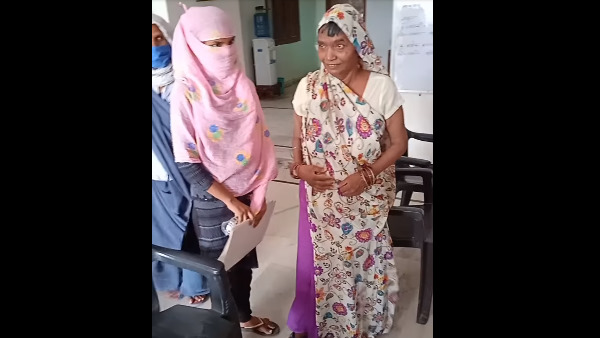 पत्नी के साथ आया मां को लेने