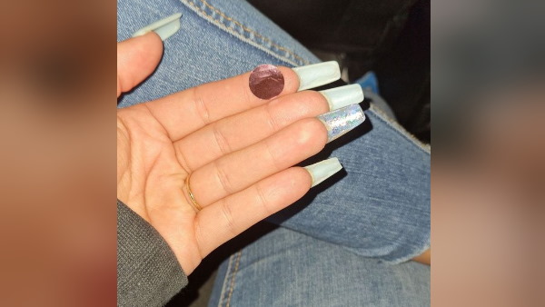 जिसे समझा 'सुराख', वो निकला स्टीकर जिसे समझा 'सुराख', वो निकला स्टीकर