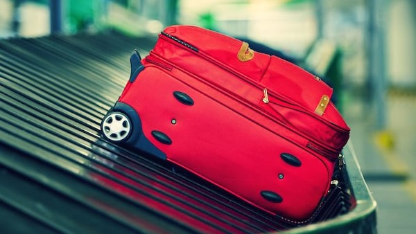 कन्वेनर बेल्ट पर अकेला था जावेरी का सामान