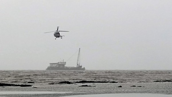 रिंग से टक्कर के बाद छेद