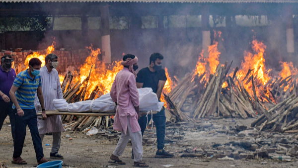 महाराष्ट्र पर टूटा कोरोना का कहर महाराष्ट्र पर टूटा कोरोना का कहर