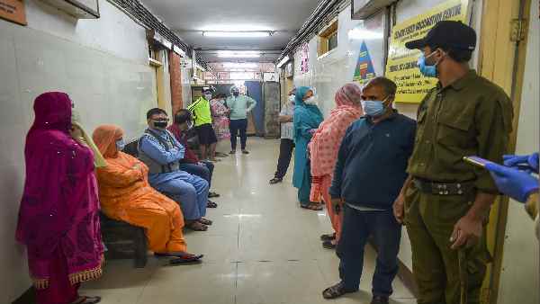 कोई भी वैक्सीन 100 फीसदी प्रभावी होने का दावा नहीं करती