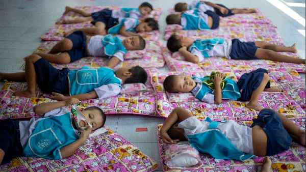 ओमिक्रॉन की भयानक रफ्तार ओमिक्रॉन की भयानक रफ्तार