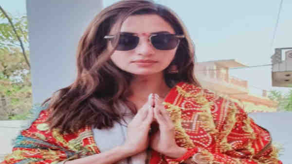 दीक्षा सिंह आ रही है वेब सीरीज