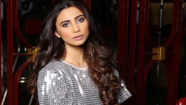 कई फैंस ने डेजी शाह को किया सपोर्ट 