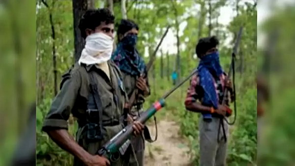 Maharashtra Police encounter with Naxals in the forest area of Etapalli, Gadchiroli, many Naxals killed Maharashtra Police encounter with Naxals in the forest area of Etapalli, Gadchiroli, many Naxals killed