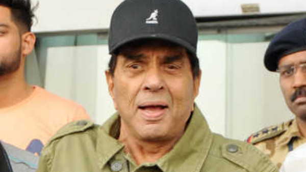 दिलीप कुमार की फिल्म का वीडियो किया शेयर दिलीप कुमार की फिल्म का वीडियो किया शेयर