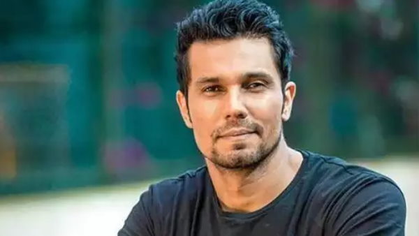 इससे पहले कॉमीडियन अबीश मैथ्यू ने की दी विवादित टिप्पणी इससे पहले कॉमीडियन अबीश मैथ्यू ने की दी विवादित टिप्पणी