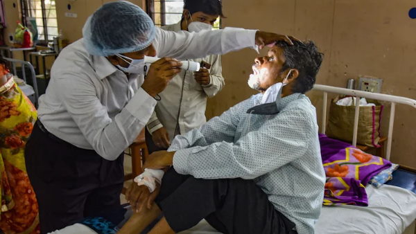 व्हाइट फंगस जैसी कोई बीमारी नहीं है