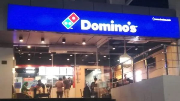 सोशल मीडिया पर आपस में बंटे लोग