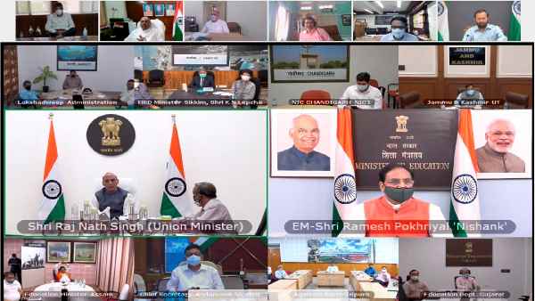 रक्षा मंत्री की वजह से शिक्षा मंत्री बने मेहमान?