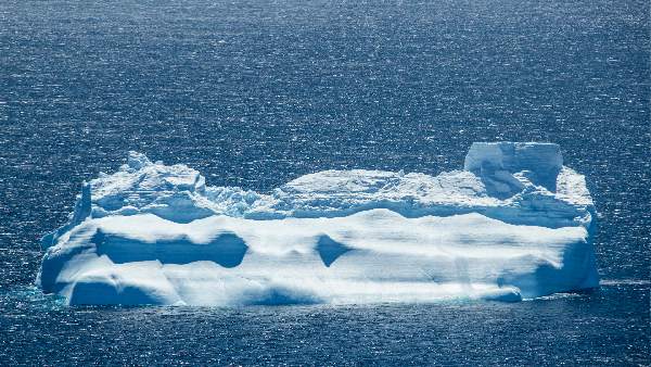 तेजी से गर्म हो रही है बर्फ की चादर तेजी से गर्म हो रही है बर्फ की चादर