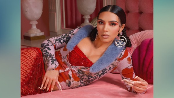 'ओम' डिजाइन वाली पहनी ईयररिंग्स 'ओम' डिजाइन वाली पहनी ईयररिंग्स