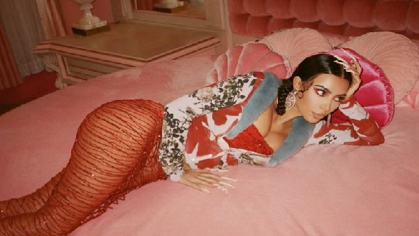 हिंदू धर्म को ठेस पहुंचाने का आरोप हिंदू धर्म को ठेस पहुंचाने का आरोप