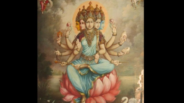 Gayatri Mantra: पढ़ें गायत्री मंत्र का अर्थ और जपने के फायदे