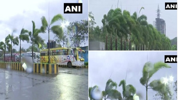 Tauktae Cyclone: PM मोदी ने की CM ठाकरे से बात Tauktae Cyclone: PM मोदी ने की CM ठाकरे से बात