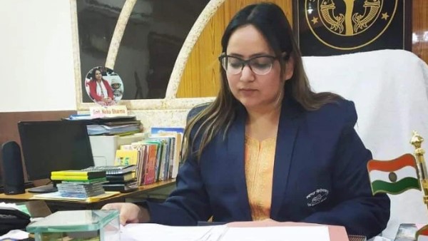 समाज‍िक मुद्दों को उठाती रहती हैं आईएएस नेहा शर्मा