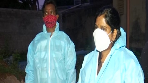 मधुस्मिता ने कहा- 300 से अधिक कोविड शवों का किया अंतिम संस्कार मधुस्मिता ने कहा- 300 से अधिक कोविड शवों का किया अंतिम संस्कार