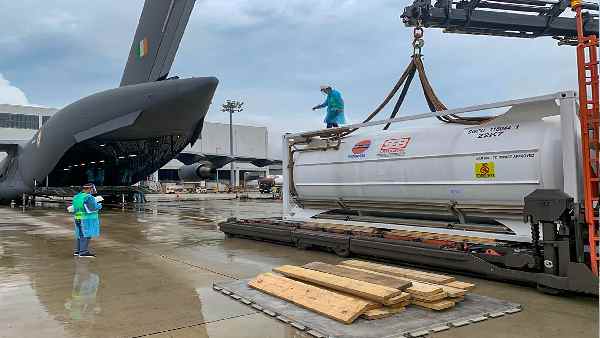 तीसरी लहर से निपटने के लिए ट्रेंड वर्कफोर्स भी चाहिए