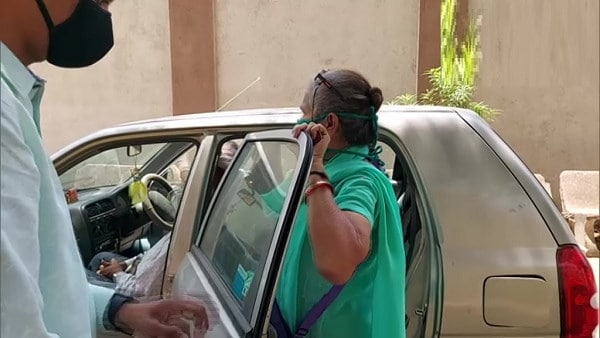 gujarat vaccination drive: people above age of 45 years are being vaccinated by the Vadodara Youth Federation