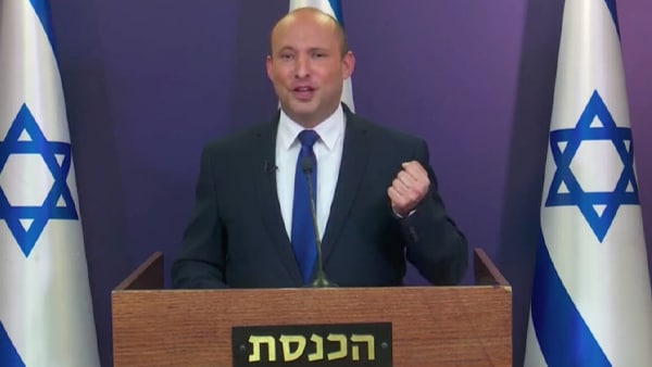 2013 में राजनीति में प्रवेश 2013 में राजनीति में प्रवेश