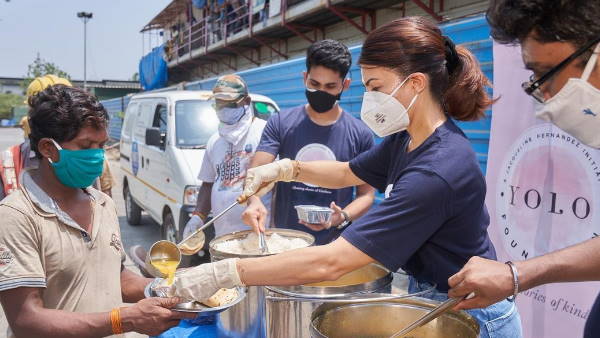 कई एनजीओ के साथ जुड़ी हैं जैकलीन