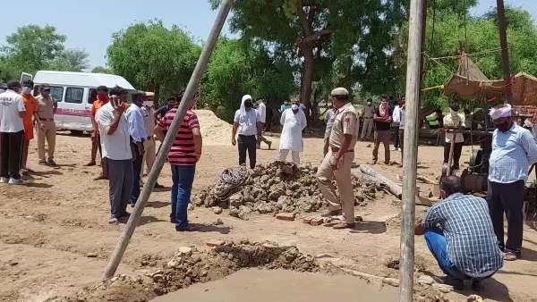 बोरवेल में बच्चा सुरक्षित बोरवेल में बच्चा सुरक्षित