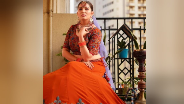 1 लाख से अधिक लाइक्स और हजारों कमेंट 1 लाख से अधिक लाइक्स और हजारों कमेंट