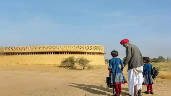 स्कूल भवन वास्तुकला का बेजोड़ नमूना 