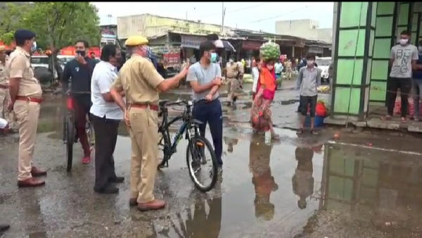  डीएम की पहचान होती ही घबरा गई