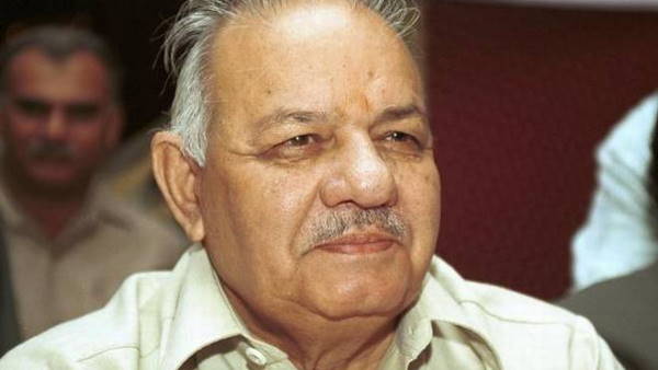 Chaman Lal Gupta, चमन लाल गुप्ता, jammu kashmir, jammu, bjp, जम्मू, भाजपा BJP leader and former union minister Chaman Lal Gupta passes away भारतीय जनता पार्टी के वरिष्ठ नेता और पूर्व केंद्रीय मंत्री चमन लाल गुप्ता का लंबी बीमारी के बाद निधन हो गया। Chaman Lal Gupta had tested positive for COVID19 on May 5 and returned from Narayana hospital on Sunday पूर्व केंद्रीय मंत्री और बीजेपी नेता चमन लाल गुप्ता का निधन, कोरोना से ठीक होकर रविवार को ही लौटे थे घर जम्मू, 18 मई: भारतीय जनता पार्टी के जम्मू कश्मीर के सीनियर नेता और पूर्व केंद्रीय मंत्री चमन लाल गुप्ता का निधन हो गया है। चमन लाल गुप्ता 87 साल के थे और लंबे समय से बीमार चल रहे थे। इस महीने 5 मई को चमन लाल गुप्ता को कोरोना भी हो गया था। हालांकि वो कोरोना से ठीक हो गए थे और 12 दिन अस्पताल में रहने के बाद रविवार को वो घर लौट आए थे। जम्मू के गांधी नगर स्थित अपने आवास पर ही आज उन्होंने आखिरी सांस ली। Chaman Lal Gupta, चमन लाल गुप्ता, jammu kashmir, jammu, bjp, जम्मू, भाजपा BJP leader and former union minister Chaman Lal Gupta passes away भारतीय जनता पार्टी के वरिष्ठ नेता और पूर्व केंद्रीय मंत्री चमन लाल गुप्ता का लंबी बीमारी के बाद निधन हो गया। Chaman Lal Gupta had tested positive for COVID19 on May 5 and returned from Narayana hospital on Sunday पूर्व केंद्रीय मंत्री और बीजेपी नेता चमन लाल गुप्ता का निधन, कोरोना से ठीक होकर रविवार को ही लौटे थे घर जम्मू, 18 मई: भारतीय जनता पार्टी के जम्मू कश्मीर के सीनियर नेता और पूर्व केंद्रीय मंत्री चमन लाल गुप्ता का निधन हो गया है। चमन लाल गुप्ता 87 साल के थे और लंबे समय से बीमार चल रहे थे। इस महीने 5 मई को चमन लाल गुप्ता को कोरोना भी हो गया था। हालांकि वो कोरोना से ठीक हो गए थे और 12 दिन अस्पताल में रहने के बाद रविवार को वो घर लौट आए थे। जम्मू के गांधी नगर स्थित अपने आवास पर ही आज उन्होंने आखिरी सांस ली।