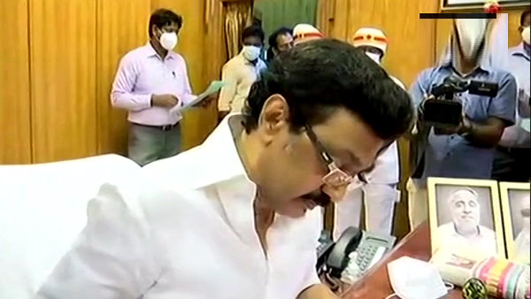 Tamil Nadu CM MK Stalin order to provide Rs 4000 to each family as covid 19 relief, He is also announced the State govt will bear expenses for all corona related treatments to insurance cardholders in the empanelled private hospitals Tamil Nadu CM MK Stalin order to provide Rs 4000 to each family as covid 19 relief, He is also announced the State govt will bear expenses for all corona related treatments to insurance cardholders in the empanelled private hospitals