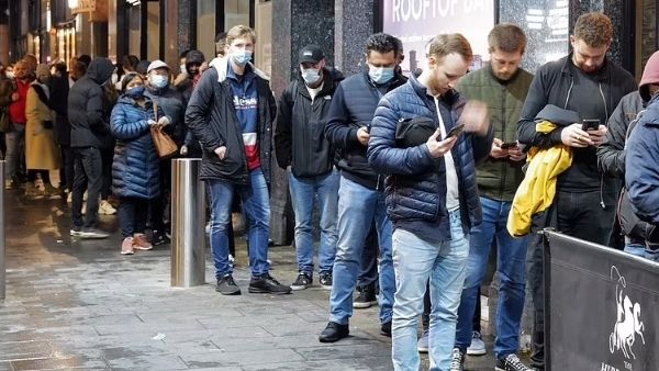 एक रात में 90 लाख बीयर बोतल खत्म