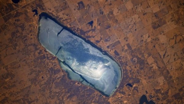 कनाडा के लेक की तस्वीर