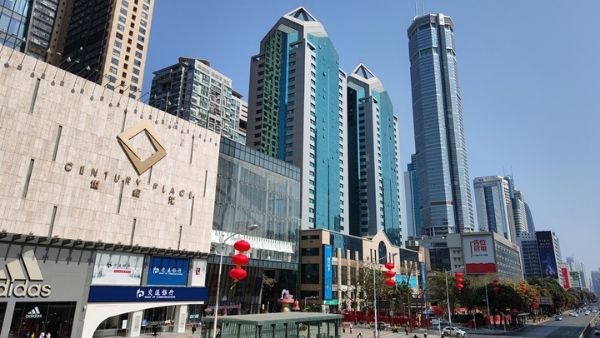 खतरे में 355 मीटर ऊंची बिल्डिंग