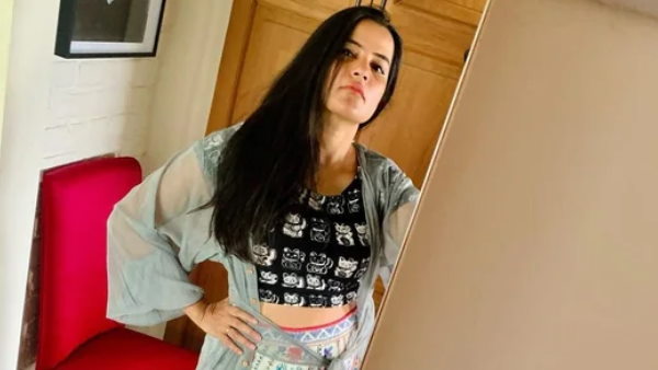 चर्चा में बनी रहती हैं सोना