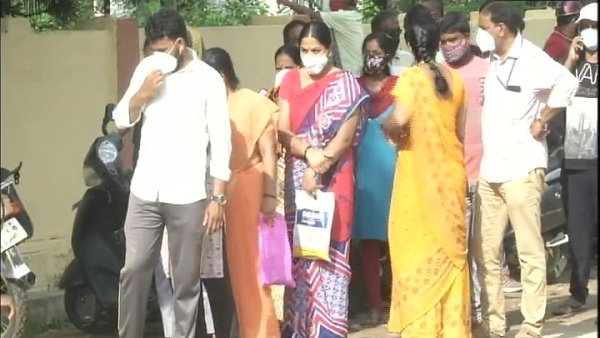 karnataka covid update 22,823 new patients in one day, Govt Lockdown extended till June 7