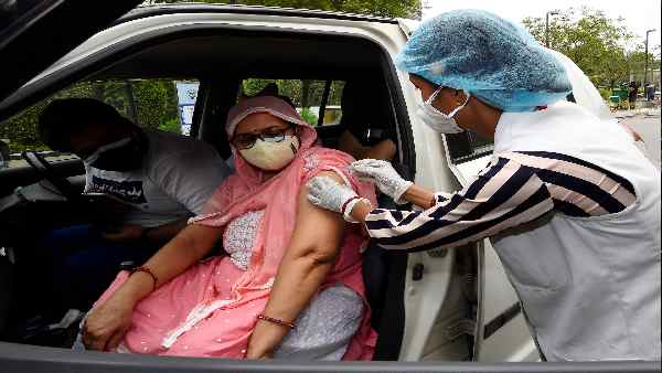 तीनों वैक्सीन के प्रभावी होने से निश्चिंत हो गया है अमेरिका ?