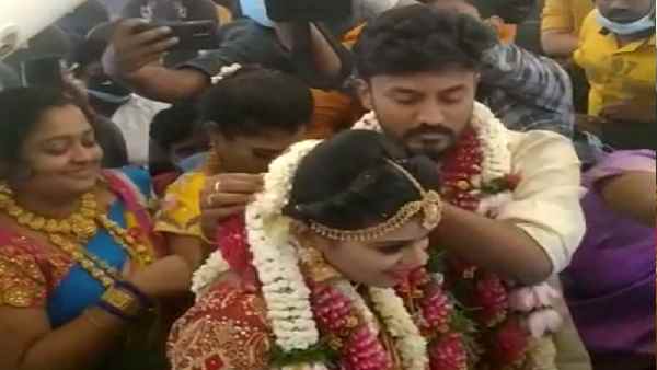 आसमान में की शादी, नप गया चार्टर्ड प्लेन का क्रू