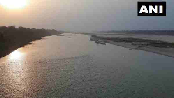 hamirpur news update: some corpses were found floating in river Yamuna hamirpur news update: some corpses were found floating in river Yamuna