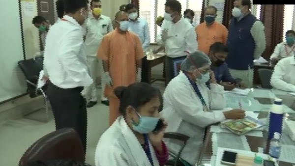 CM Yogi inspected Covid command center in Moradabad CM Yogi inspected Covid command center in Moradabad