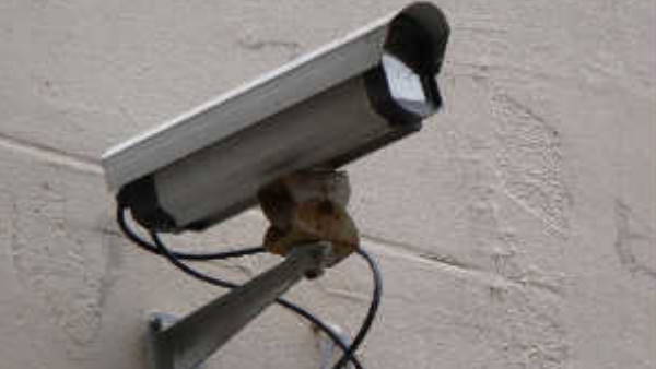 दंपत्ति से मांगे लाखों रुपए