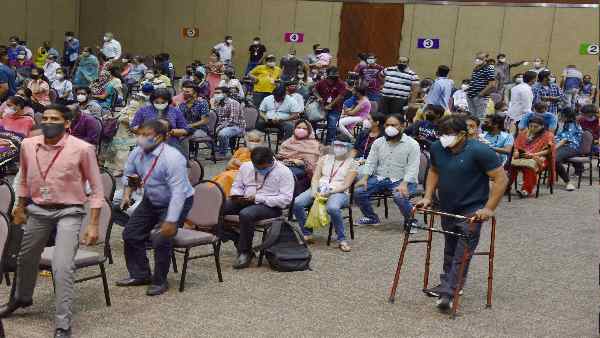 दोबारा वैक्सीनेशन की शर्त से स्टूडेंट चिंतित