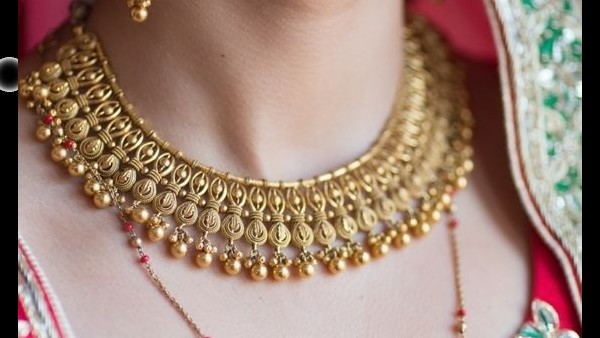 सोने की तेजी पर लगा ब्रेक सोने की तेजी पर लगा ब्रेक